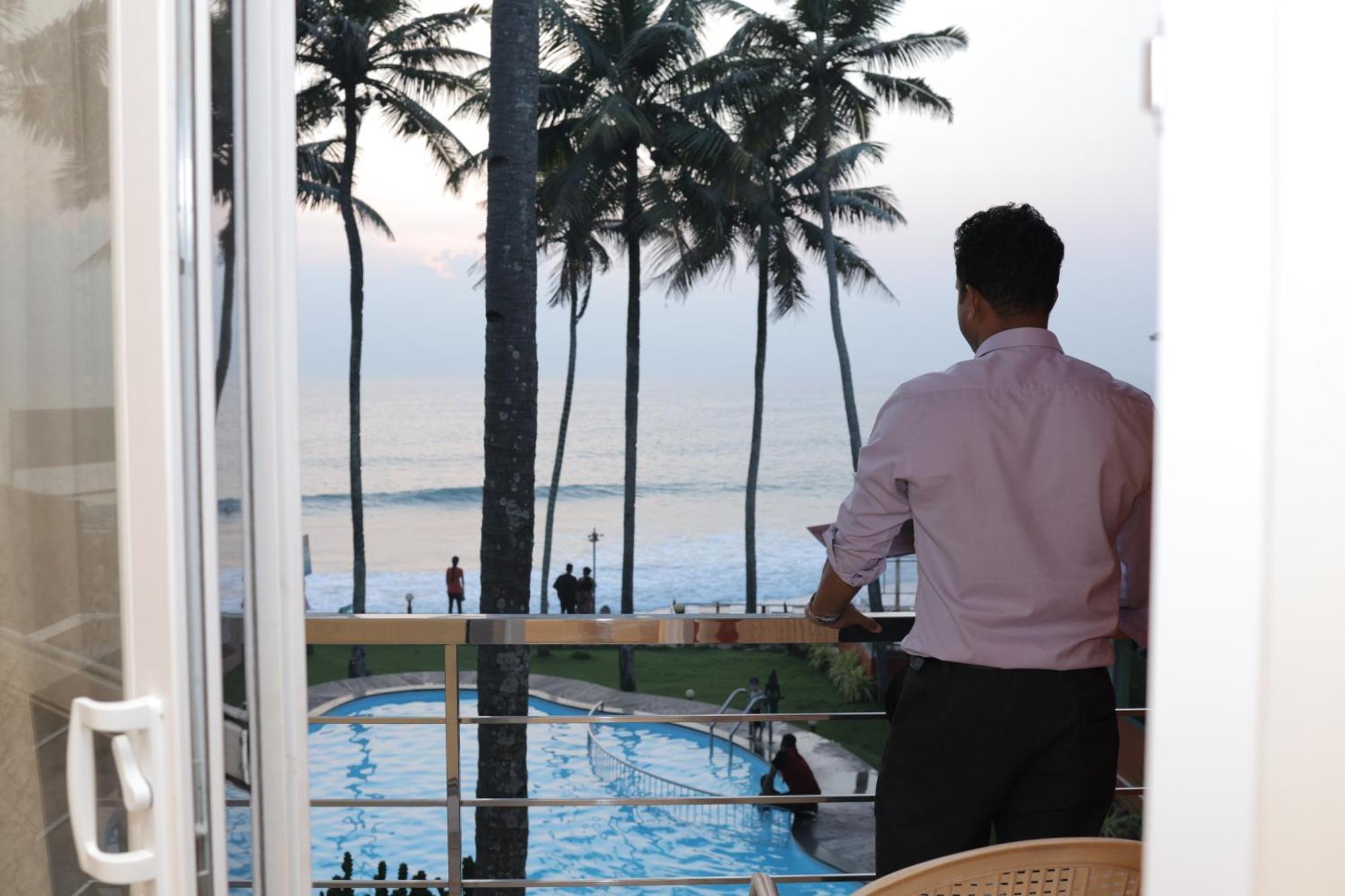 Krishnatheeram Ayur Holy Beach Resorts Varkala Ngoại thất bức ảnh
