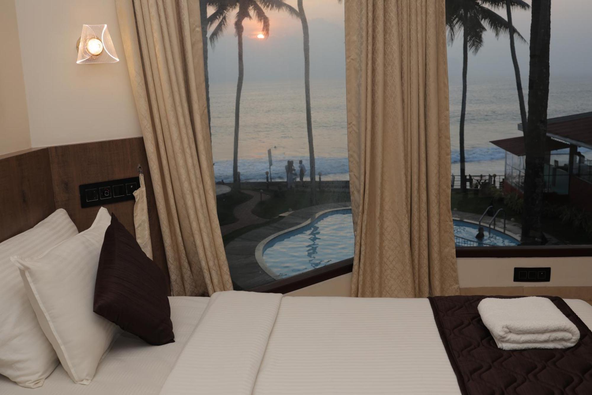 Krishnatheeram Ayur Holy Beach Resorts Varkala Ngoại thất bức ảnh