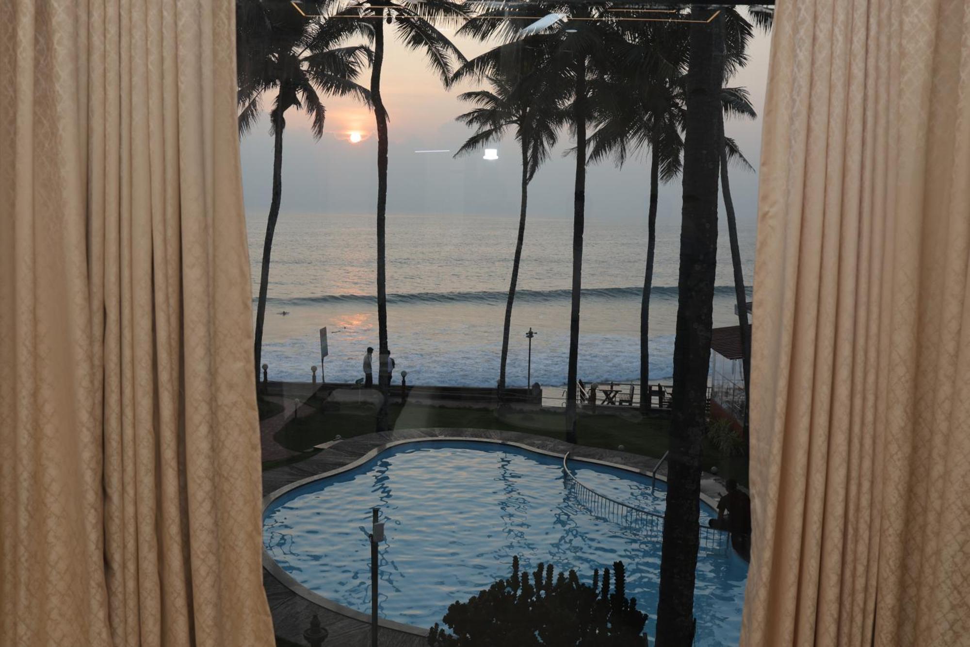 Krishnatheeram Ayur Holy Beach Resorts Varkala Ngoại thất bức ảnh
